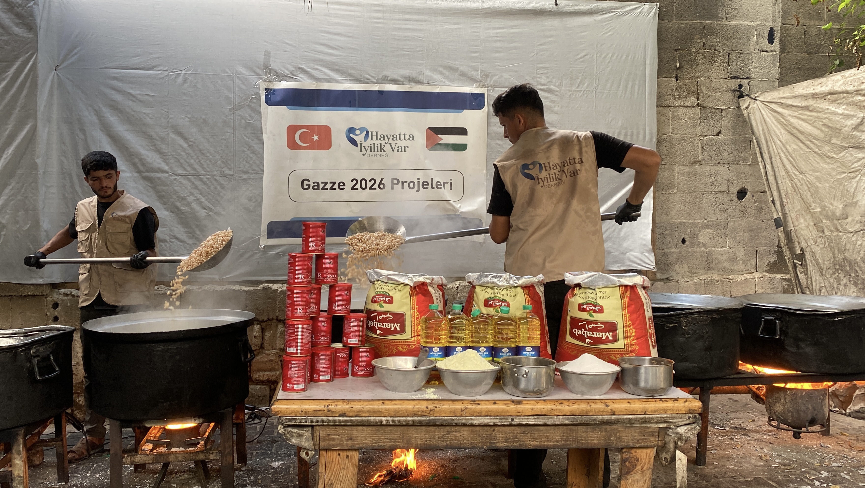 Gazze’de Kazanlarımız Kardeşlerimiz İçin Kaynamaya Devam Ediyor