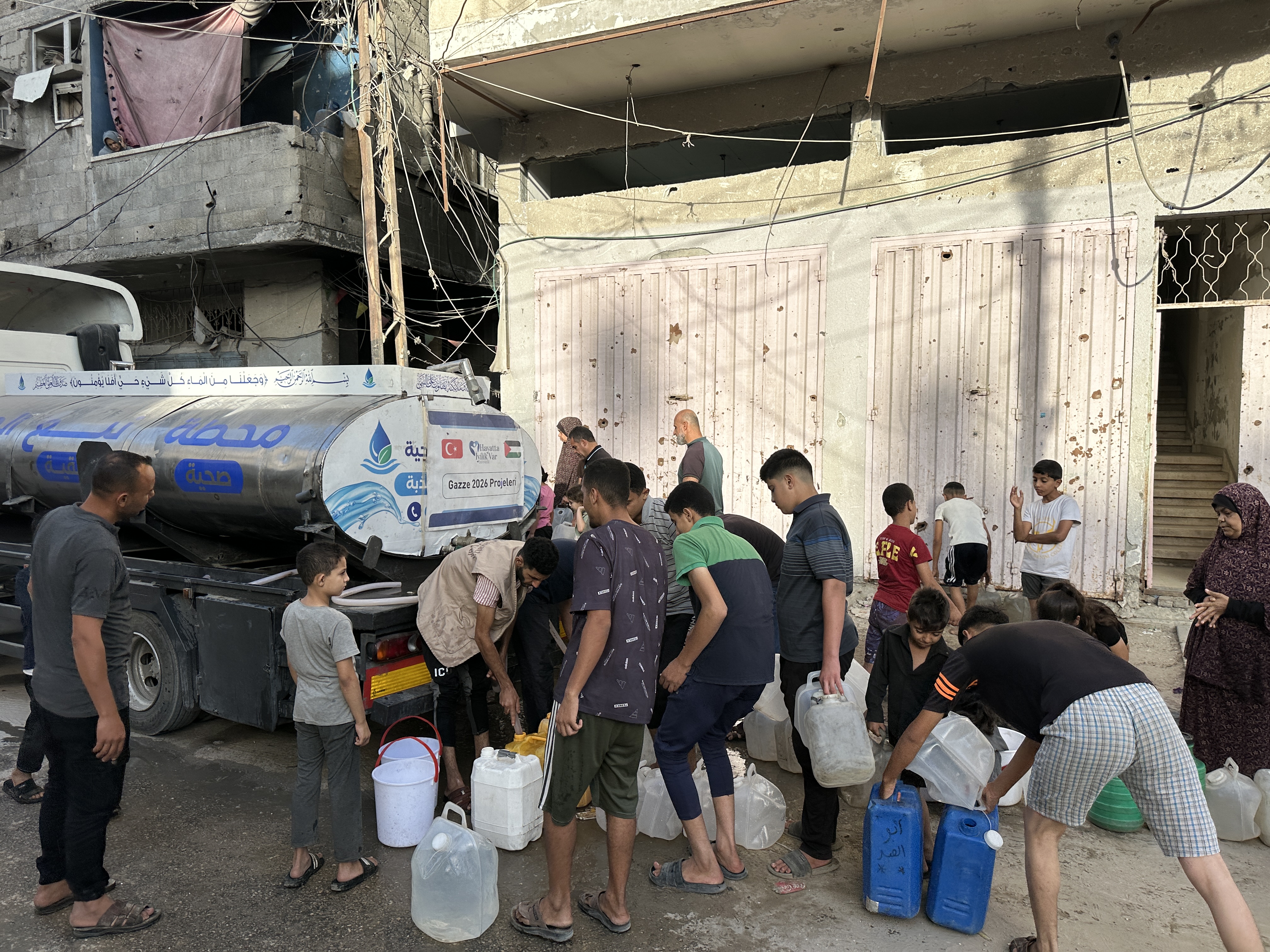 Hayatta İyilik Var Derneği Gazze’de Temiz Su Dağıtımına Devam Ediyor - Görsel 5