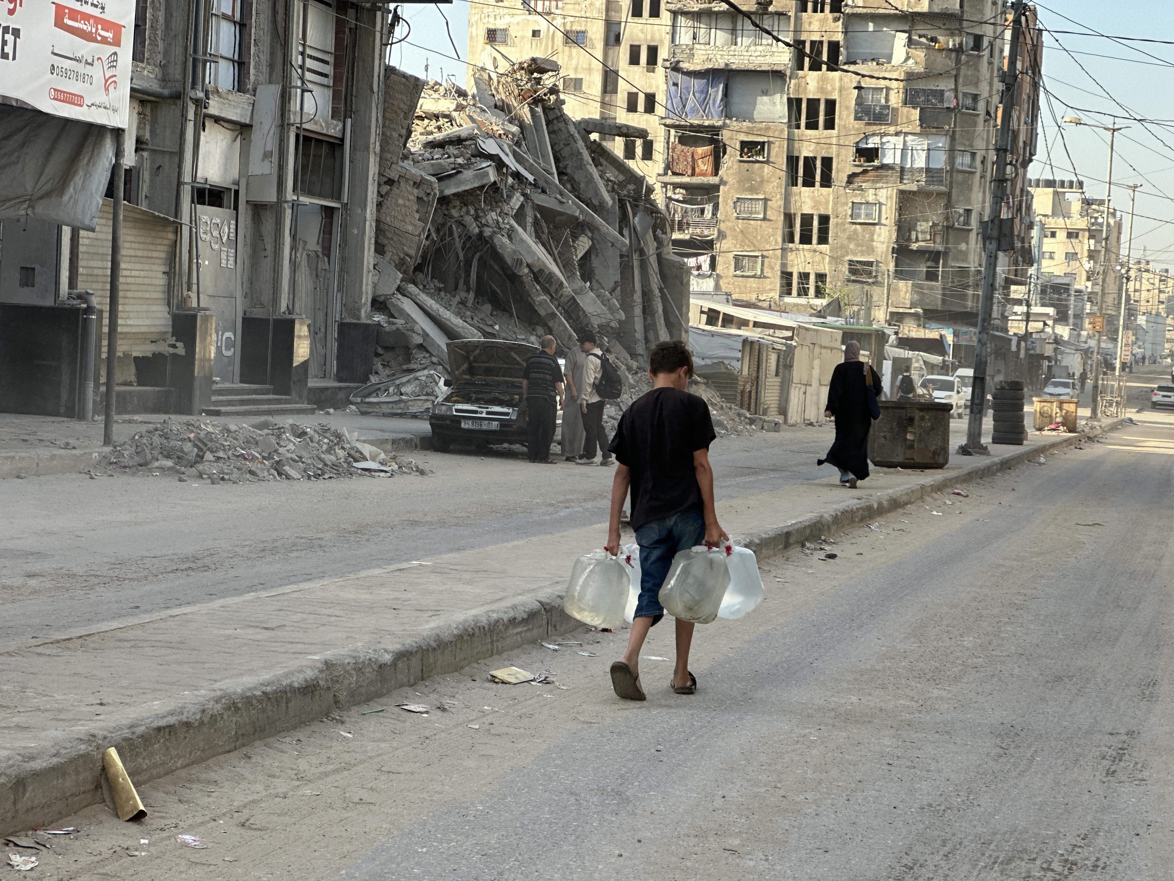 Hayatta İyilik Var Derneği Gazze’de Temiz Su Dağıtımına Devam Ediyor - Görsel 11