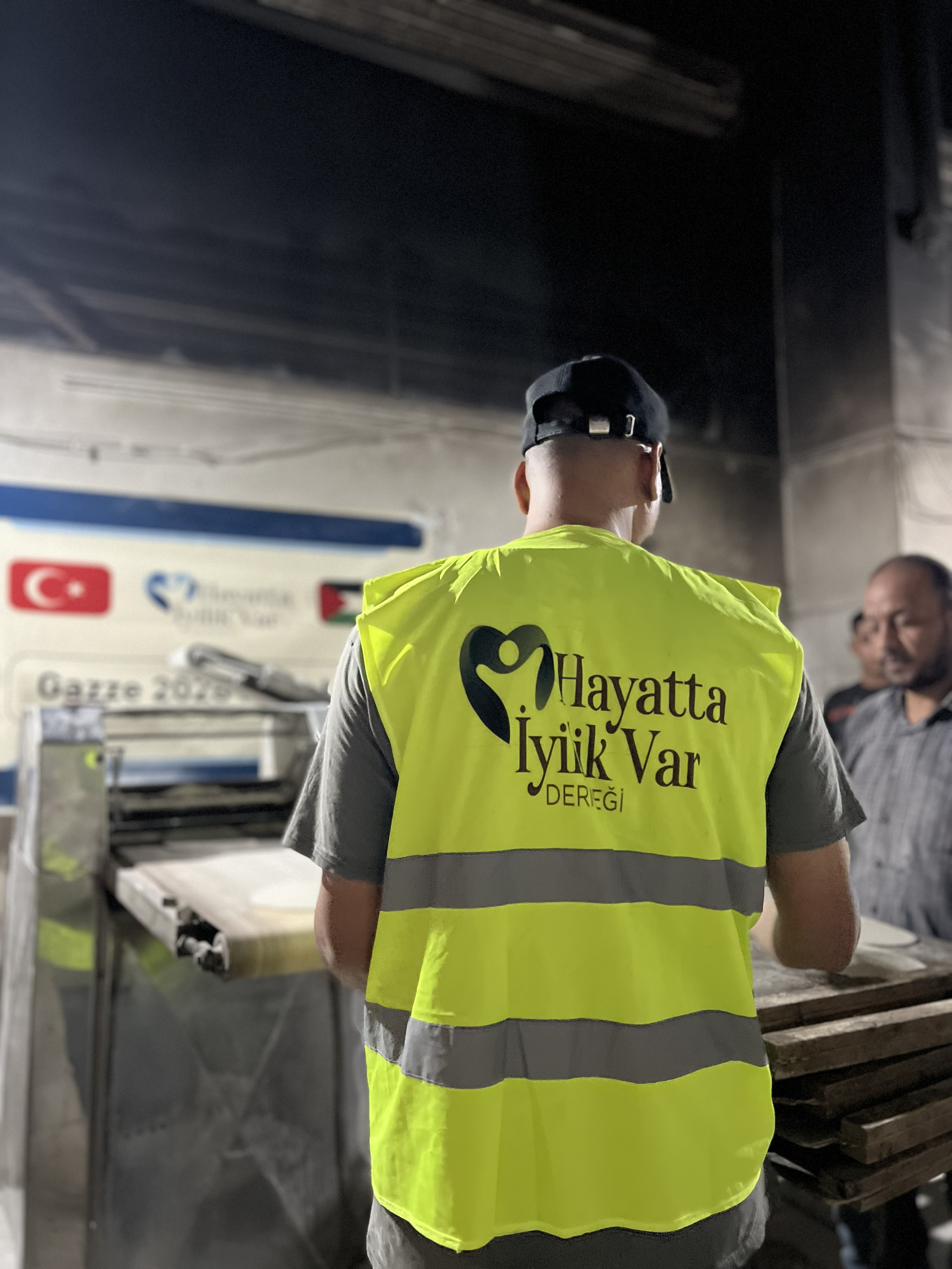 Hayatta İyilik Var Derneği Gazze’de Ekmek Üretimi ve Dağıtımını Sürdürüyor - Görsel 6