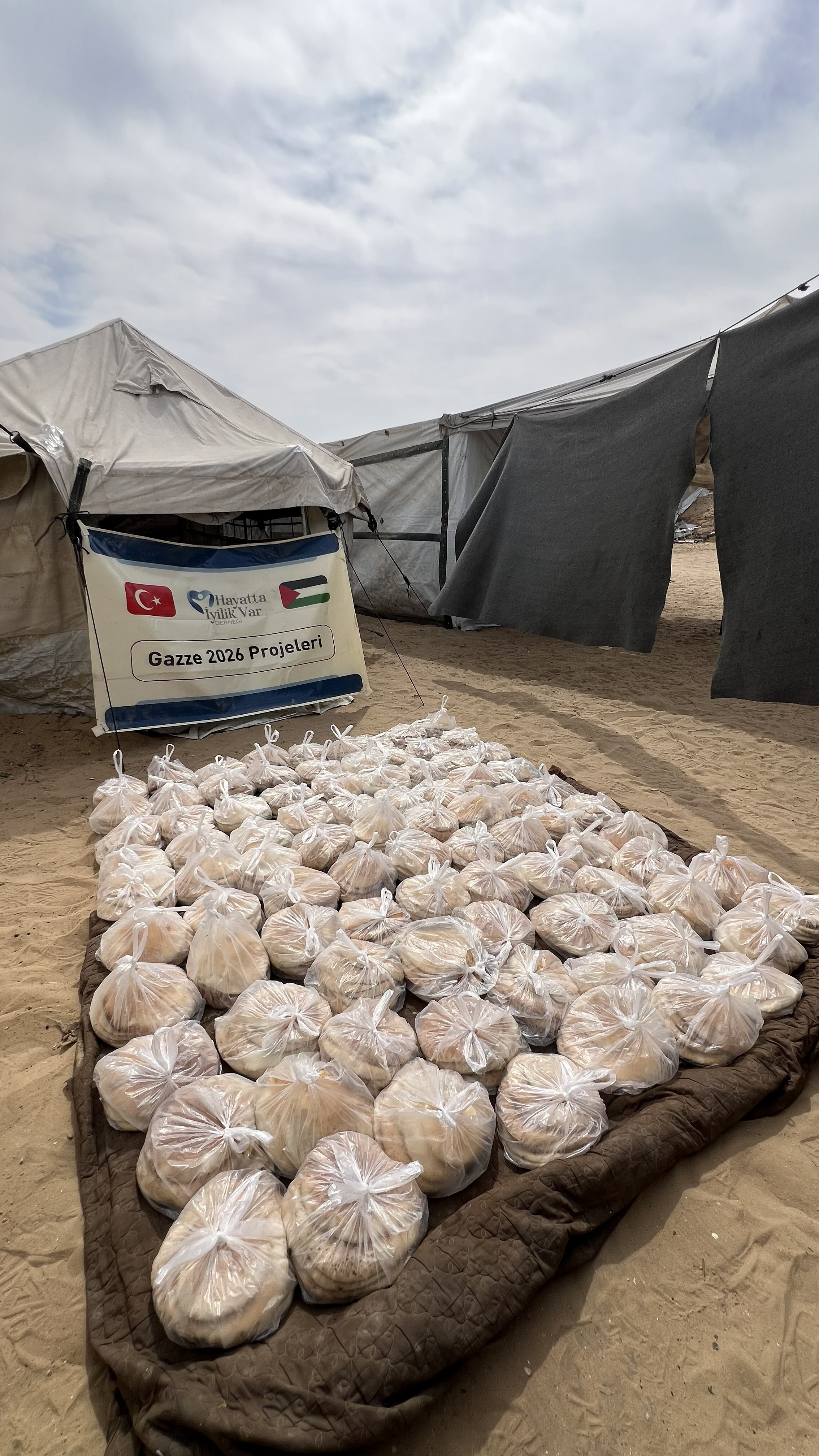 Hayatta İyilik Var Derneği Gazze’de Ekmek Üretimi ve Dağıtımını Sürdürüyor - Görsel 8