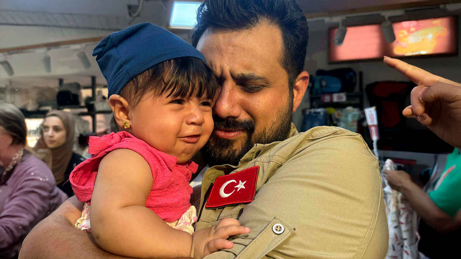 Gazzeli Yetim Çocukları Giyindirdik